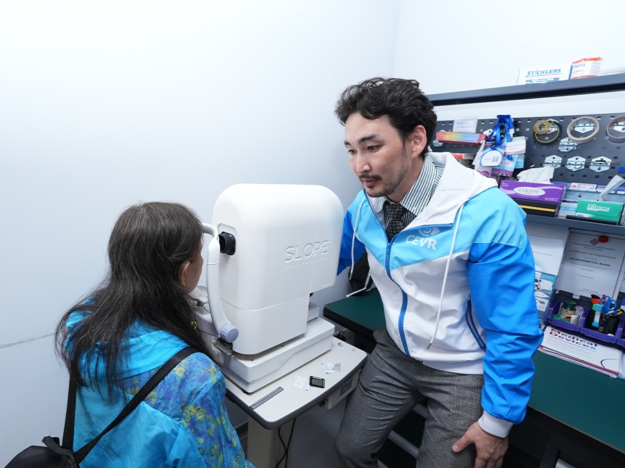 Commercialized via the CEVR’s spin-off Entoptica, the Structured Light Observation and Perception Evaluation (SLOPE) device utilizes advanced quantum optical technology to assess macular health.