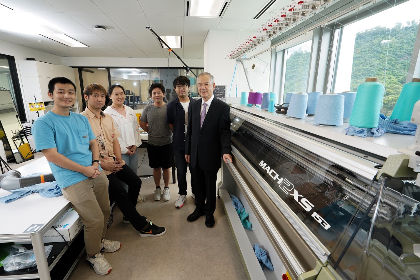 Research team and Facility Setup for Personalized Design and Fabrication Laboratory