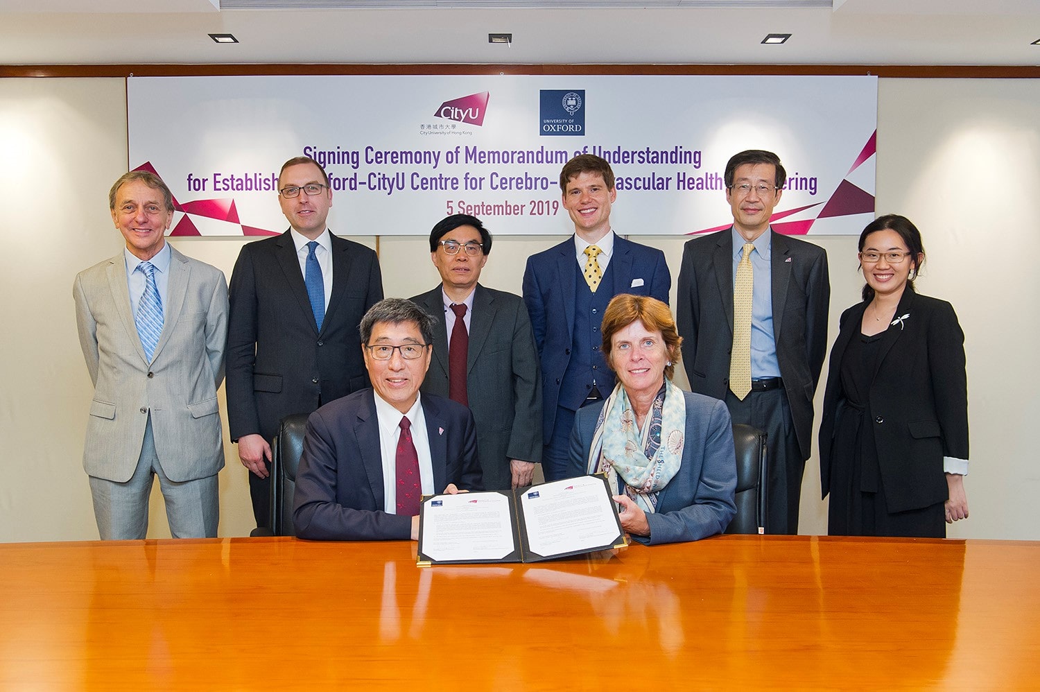 At the signing ceremony of MoU between City University of Hong Kong and University of Oxford.